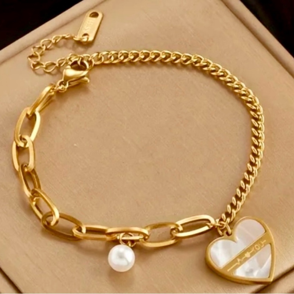 Chain Link Heart Pendant Bracelet